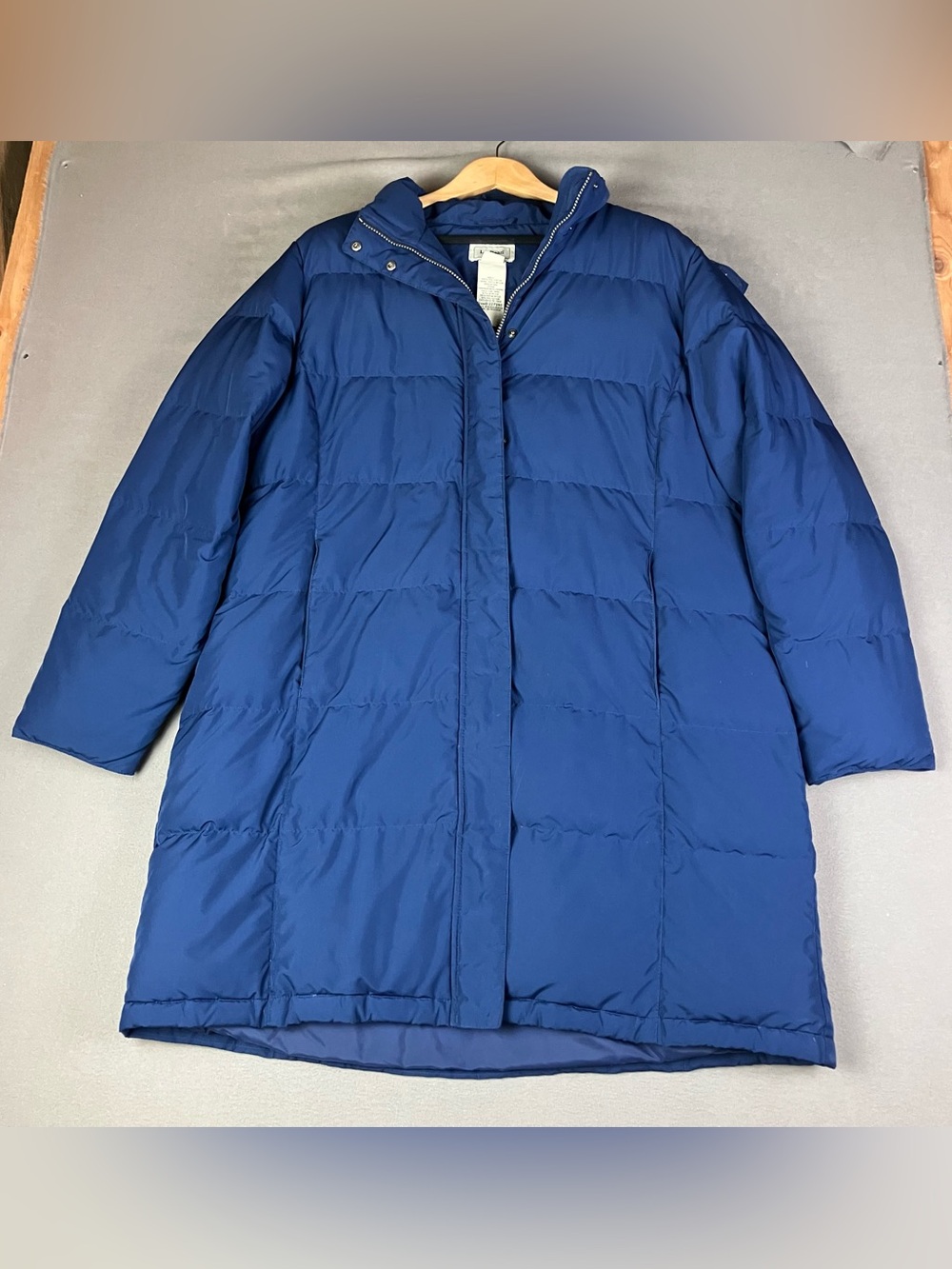 L.L. Bean Women’s Size XL Ultrawarm Down Puffer Winter Coat 3/4 Navy Blue +Hood.